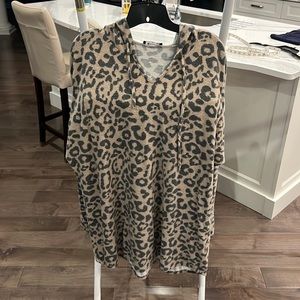 Lightweight fleece pullover